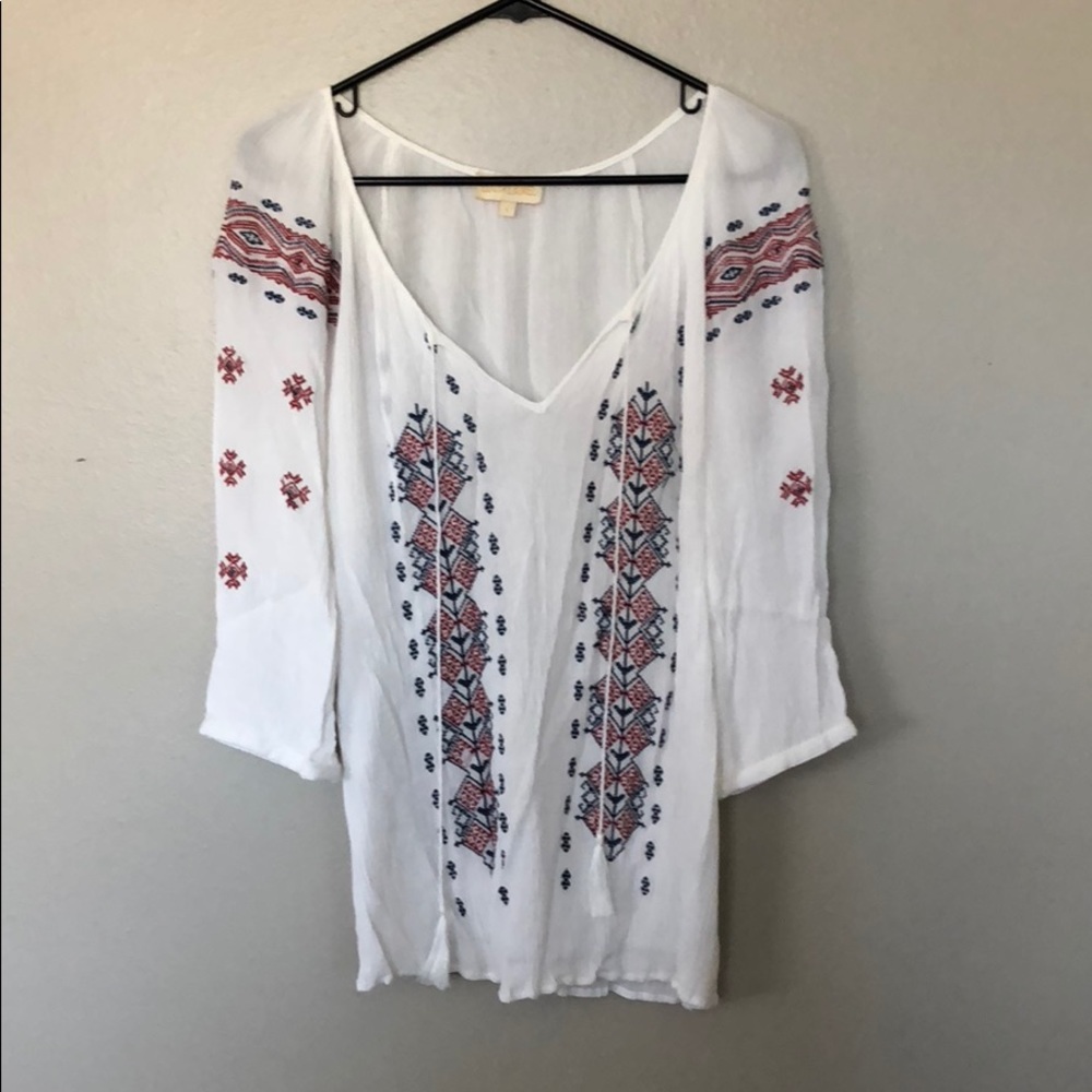 Embroidered 3 quarter sleeve top
